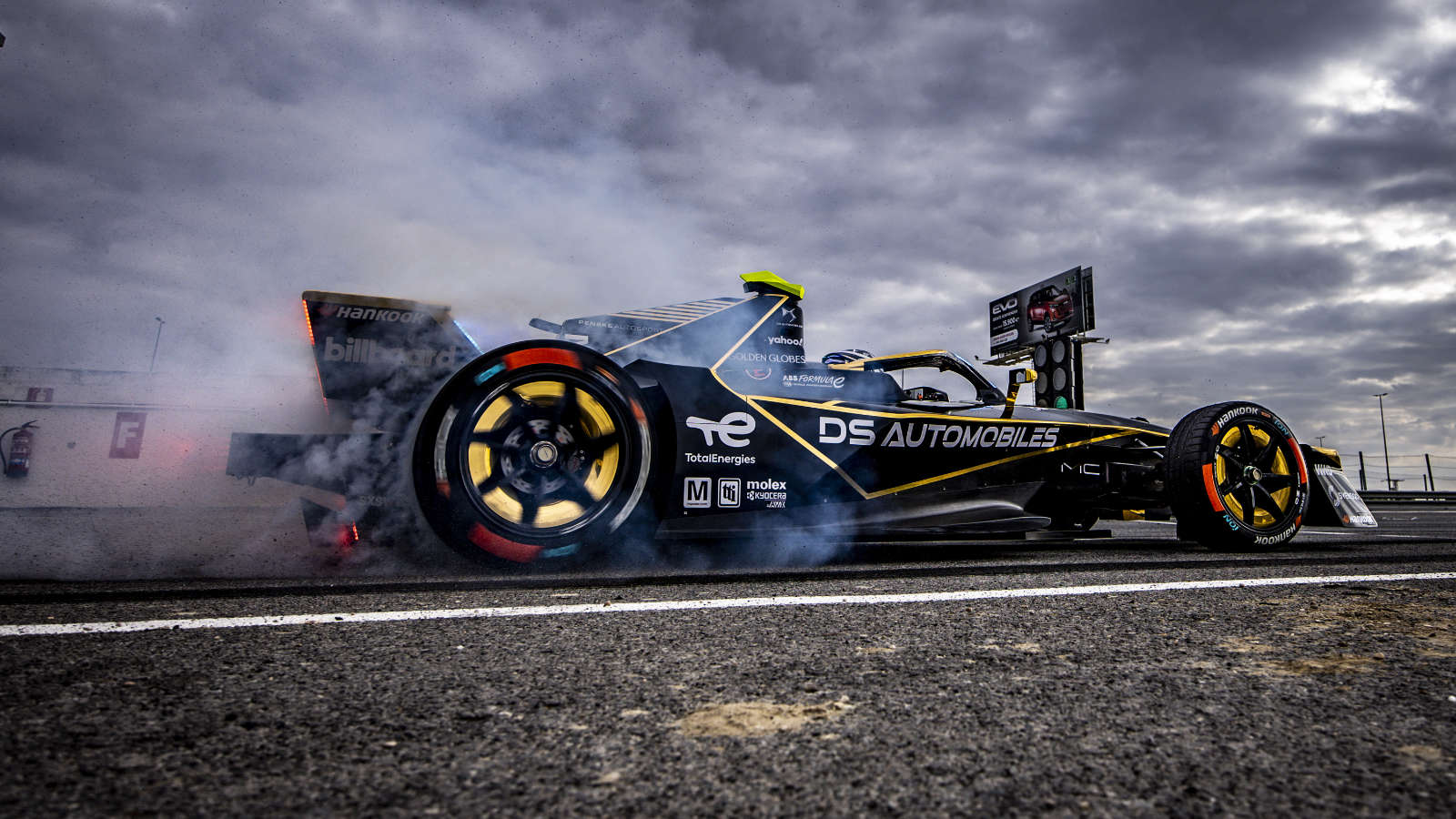 Бренд DS AUTOMOBILES інтегрує технології Formula E для флагманського електромобіля DS N°8