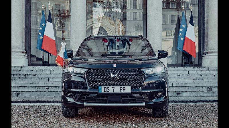 Президент Франції обрав броньований DS 7 CROSSBACK ÉLYSÉE для свого автопарку