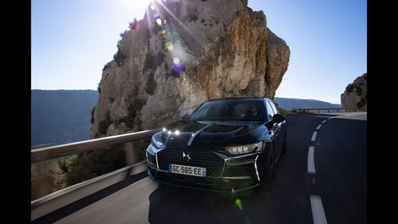 Унікальна знижка в 150 тис. грн на преміальний седан DS 9 зі складу в Україні