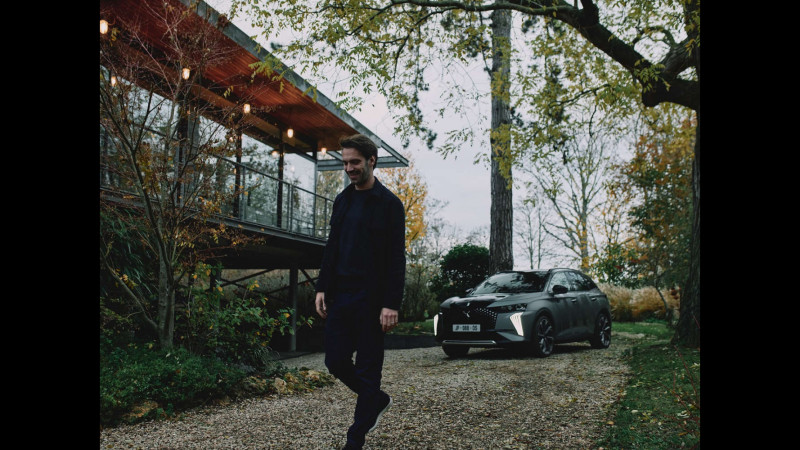 Жан-Ерік Вернь, чемпіон Formula E, обирає для себе та родини преміальний кросовер DS 7 E-TENSE 4×4 360