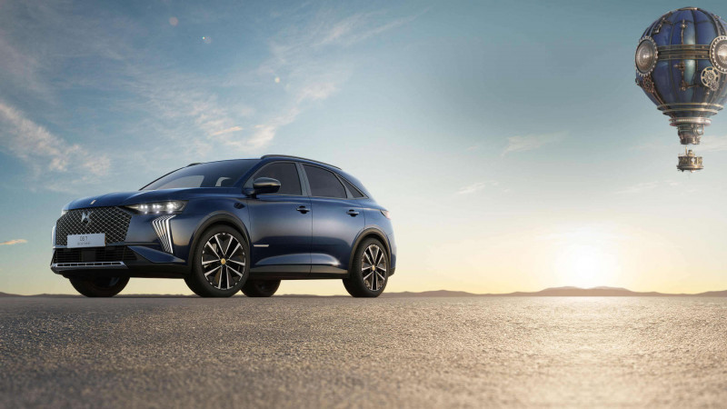 Преміальний DS 7 прямує в Україну в ексклюзивному виконанні JULES VERNE