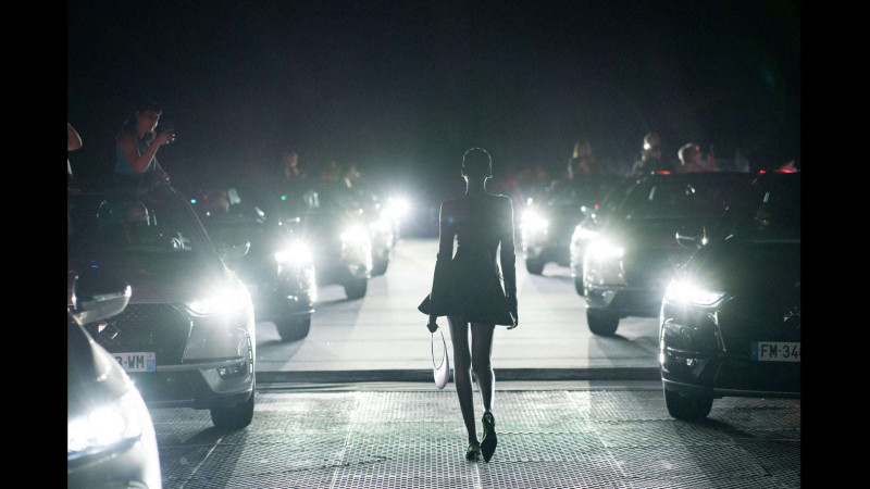 Електромобілі та гібриди DS Automobiles на Тижні моди в Парижі: коли світ високих технологій зустрічається зі світом високої моди